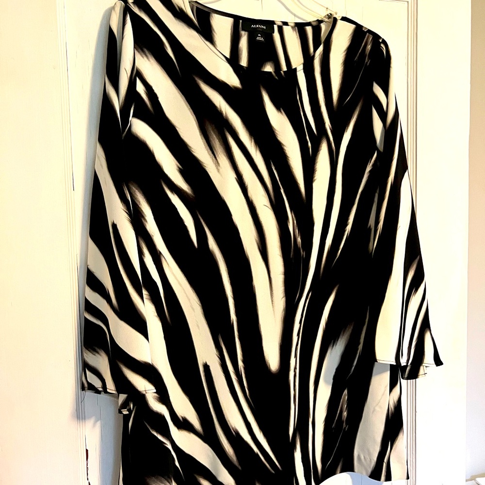 Black and white tunic